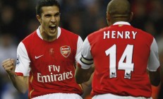 九游app下载-赛道与球场，速度与高度的交响