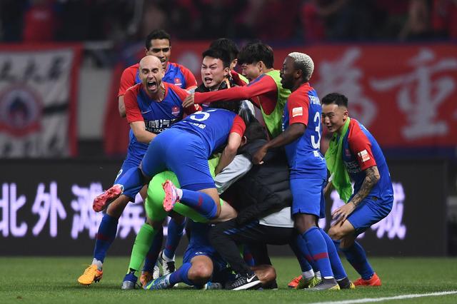 河北华夏幸福客场大胜重庆斯威,士气大振的简单介绍 河北华夏幸福客场大胜重庆斯威,士气大振的简单介绍