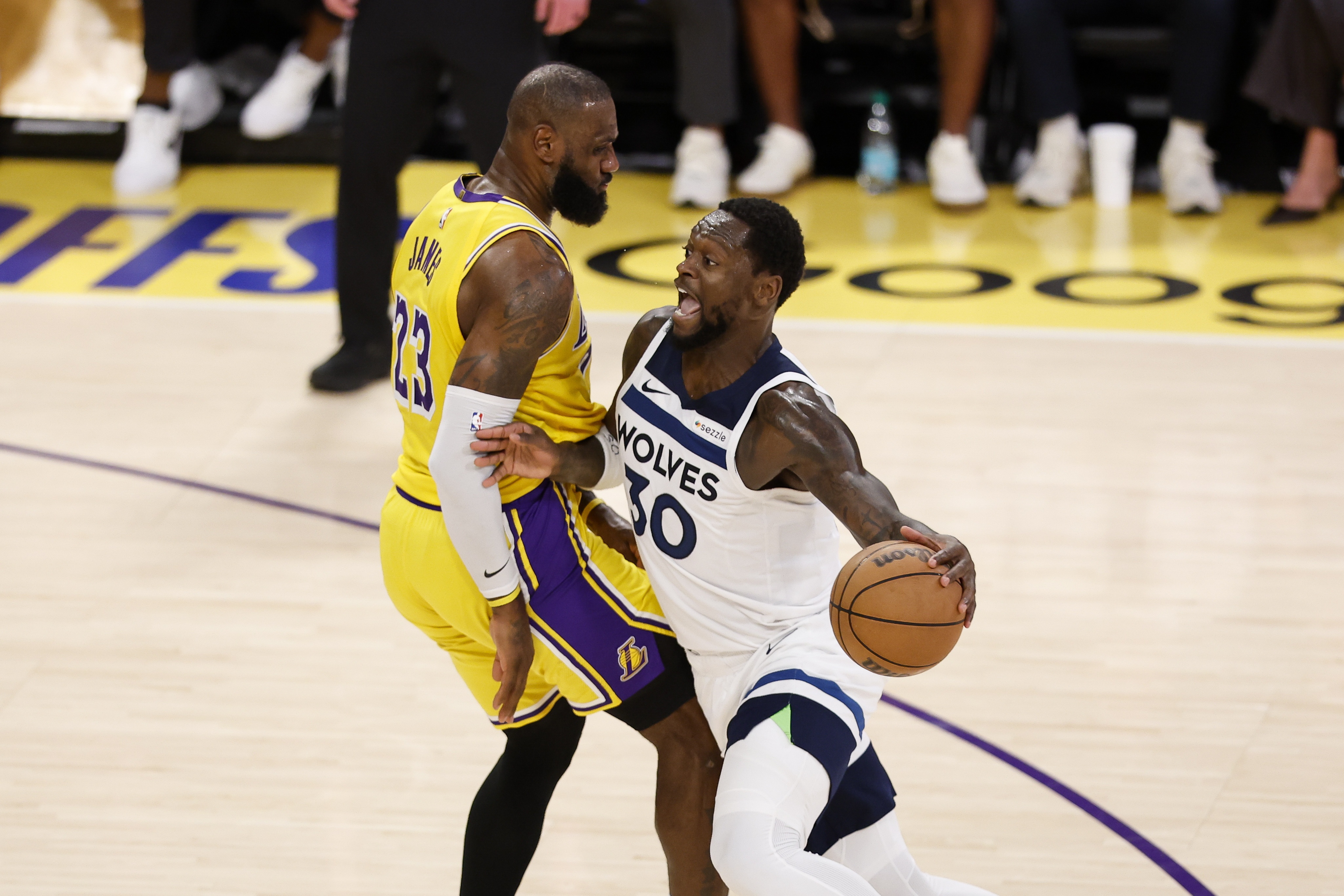 森林狼队内讧爆发,球队氛围紧张 森林狼队内讧爆发,球队氛围紧张