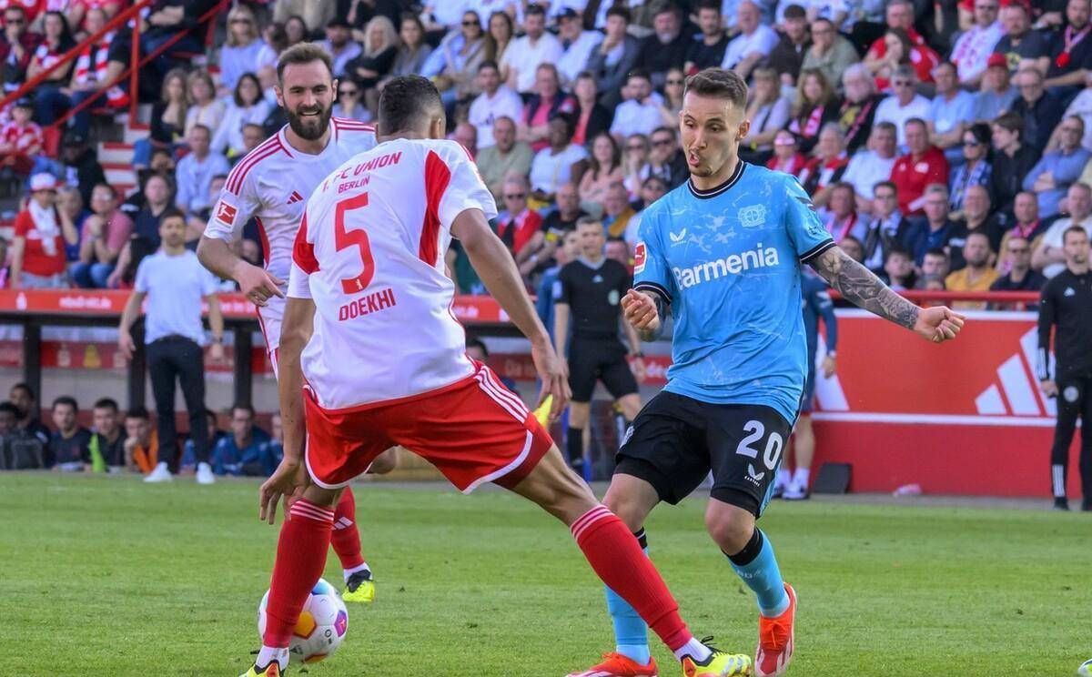 柏林联队员合作出色，赢得胜利