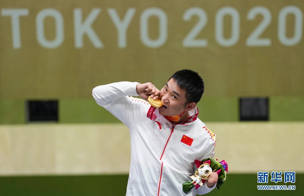 南非选手勇猛无畏，获得射击比赛冠军