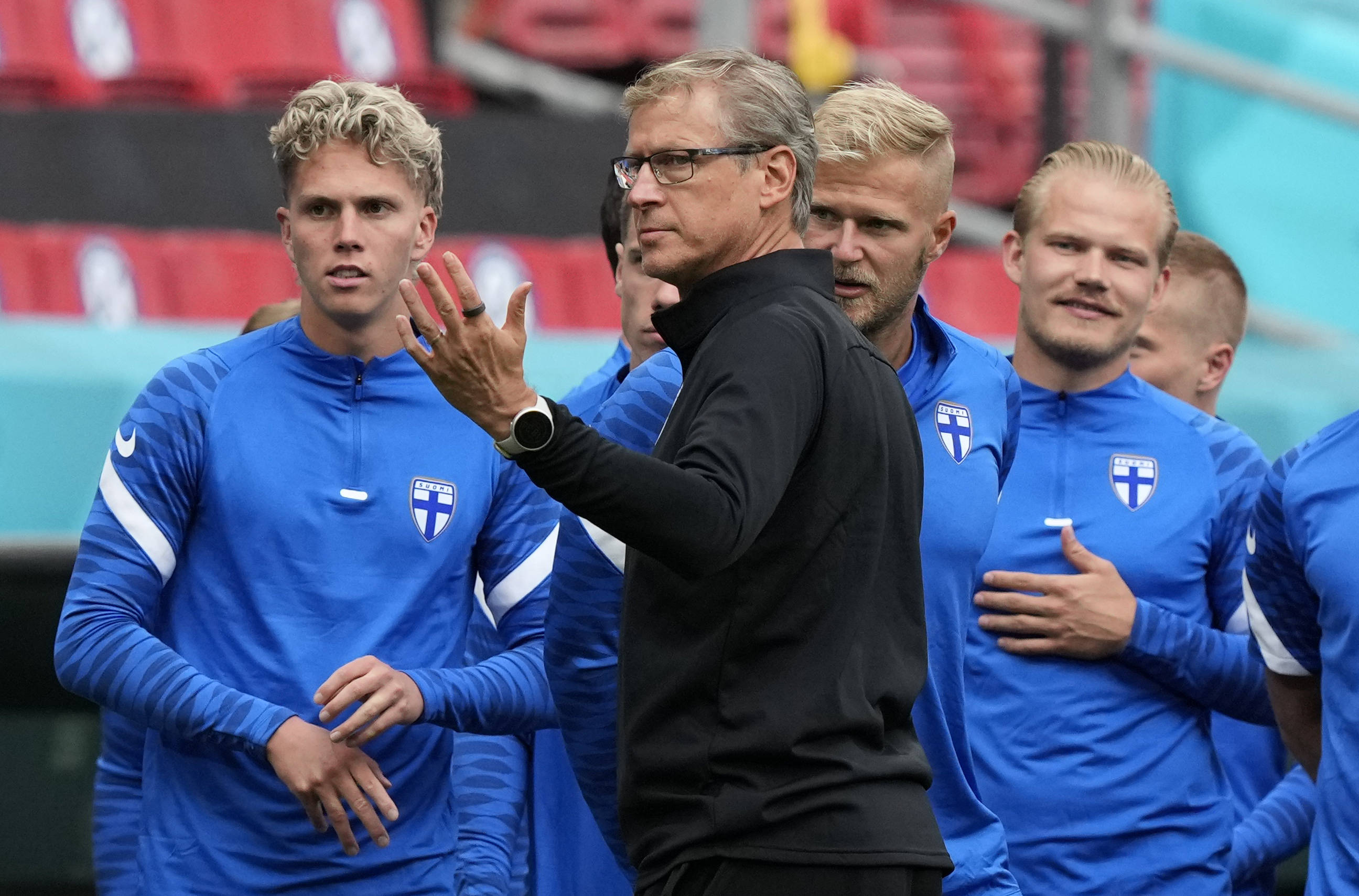 法国在欧预赛中大胜芬兰赢得三分