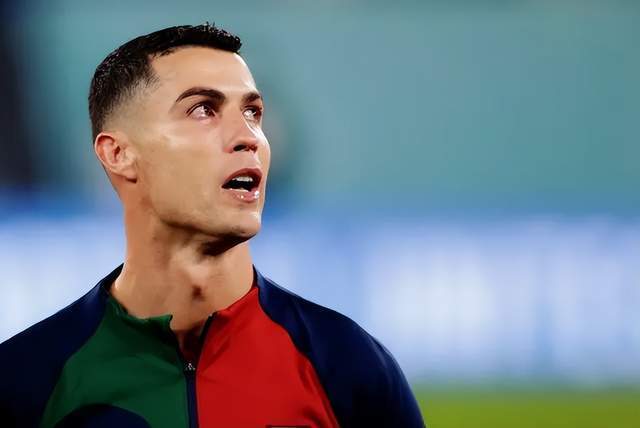 关于柏林赫塔后防曝伤情，主力中卫可能缺席的信息