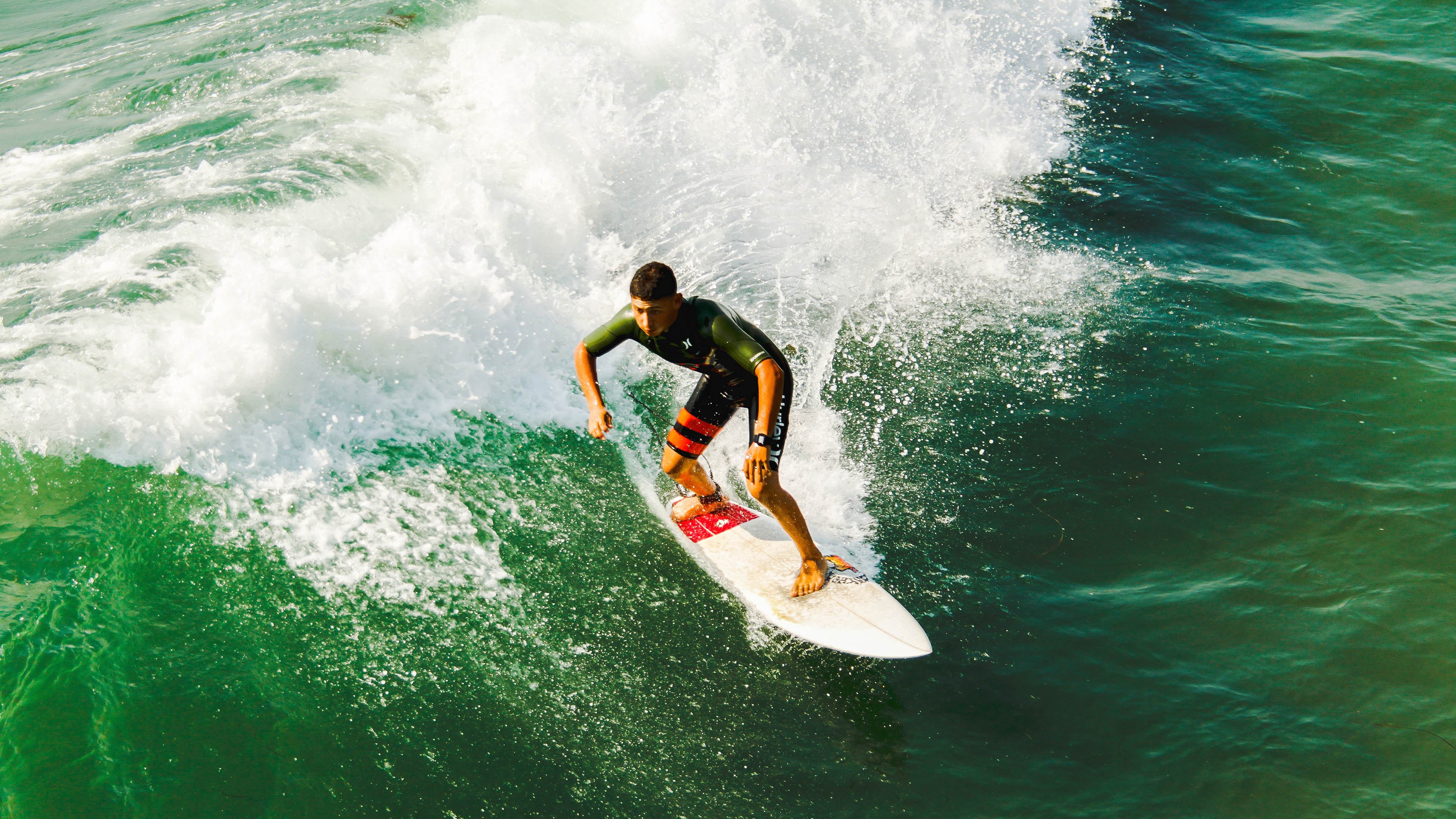 浓眉关键回合不手软,勇士带走快船,一场战术与意志的较量