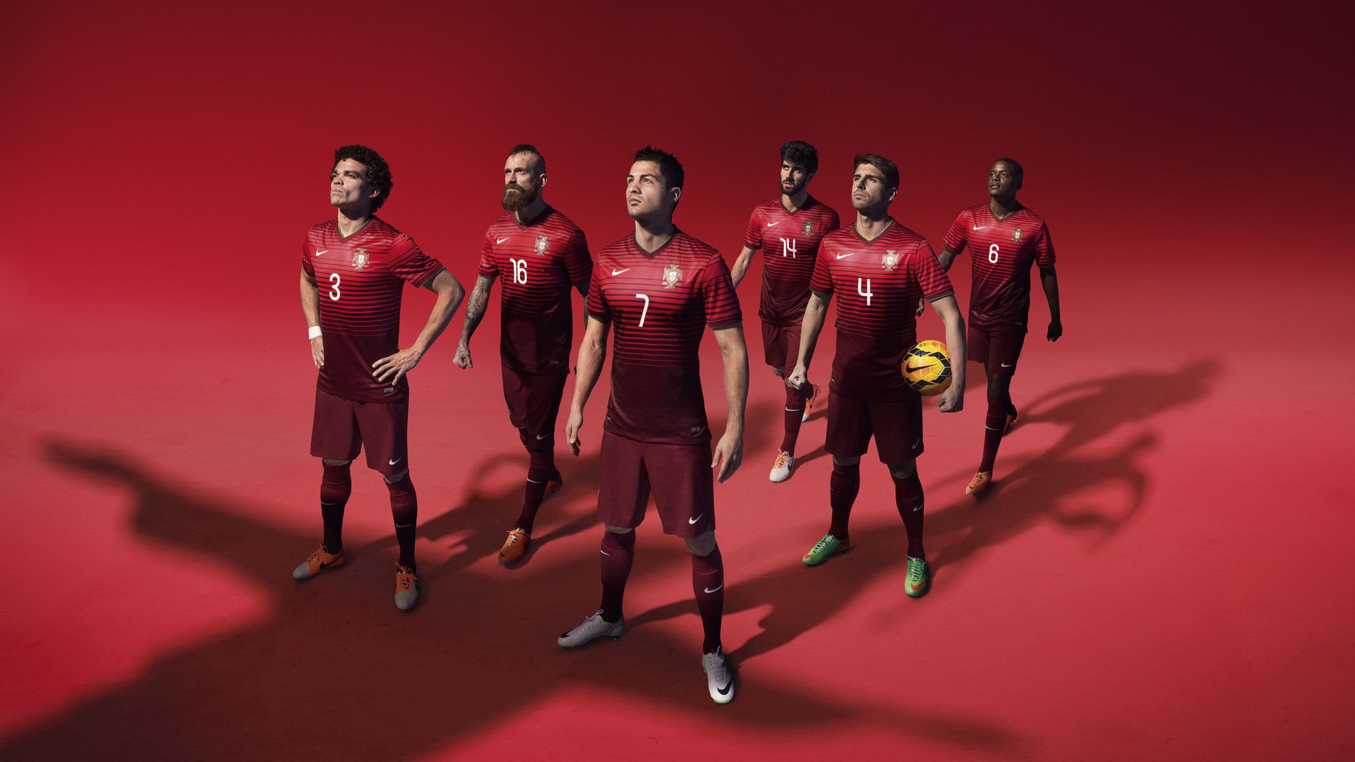 绿茵场与篮球馆的双城记，德甲争冠焦点战启示录与辽宁队完胜尼克斯的战术密码