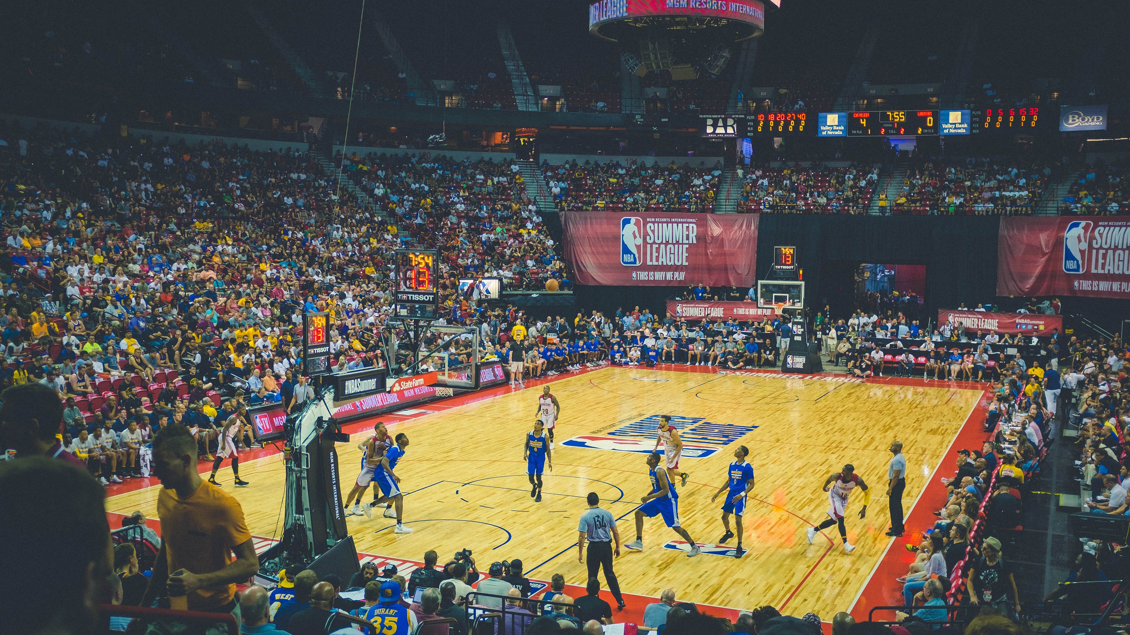 双城记，安菲尔德的绝杀与圣西罗的加冕—当命运在最后一刻改写